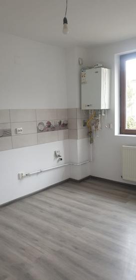 Casă cu 3 camere cu Canalizare în Sânpetru