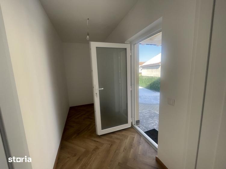 Casă cu 3 camere cu Teren 454 Mp în Calea Poplăcii