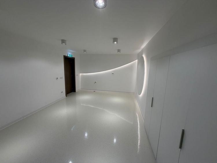 Spațiu comercial, de 270 mp, în Central