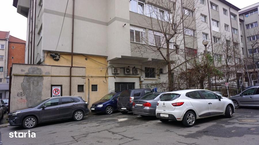 Spațiu comercial, de 85 mp, în Central