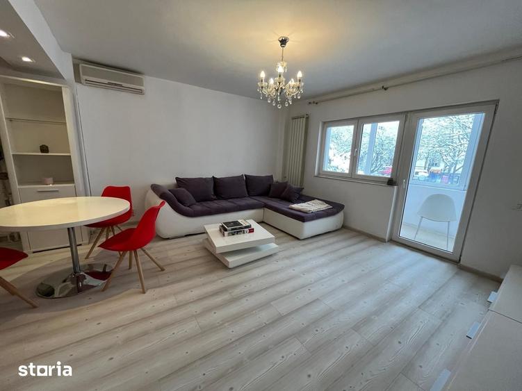 Apartament cu 3 camere decomandat în Herăstrău