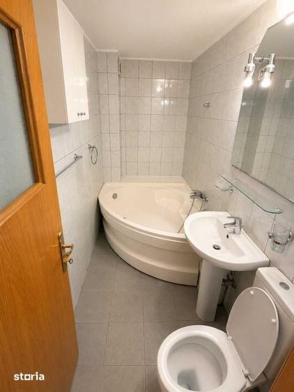 Apartament cu 3 camere decomandat în Centrul Civic