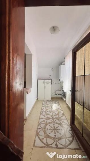 Apartament cu 3 camere decomandat în Chișoda