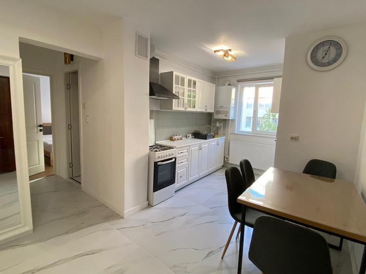 Inchiriez apartament 3 camere recent renovat - 4