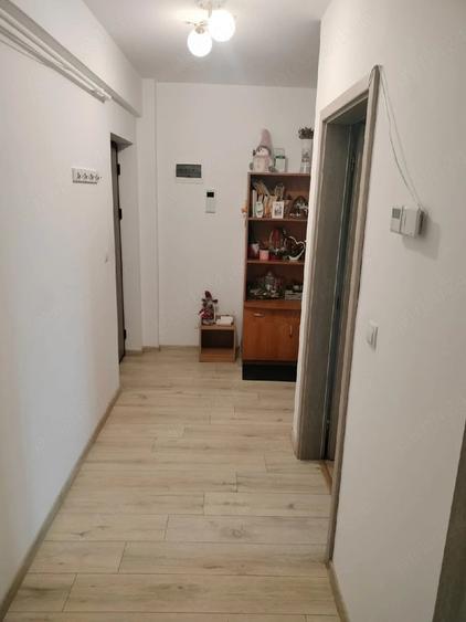 Garsonieră decomandată în Valea Adâncă
