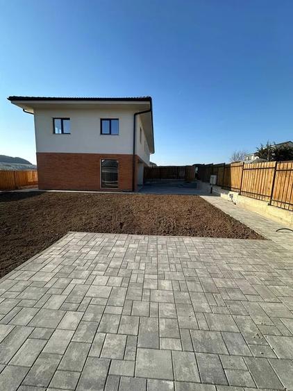 Duplex cu 4 camere cu Canalizare în Chinteni