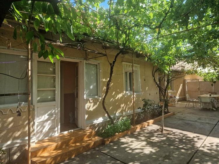 Casă cu 4 camere cu Teren 1439 Mp în Cermei