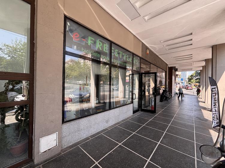 Spațiu comercial, de 9.6000003814697 mp, în Sala Palatului