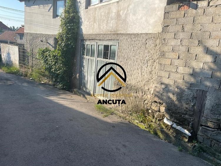 Casă cu 5 camere cu Canalizare în Baciu