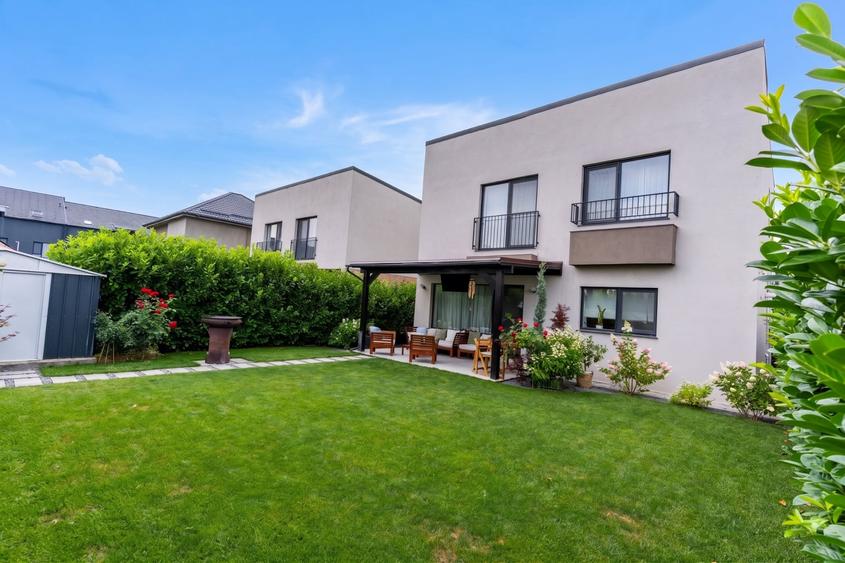 Casă individuală cu 4 camere cu Teren 345 Mp în Tunari
