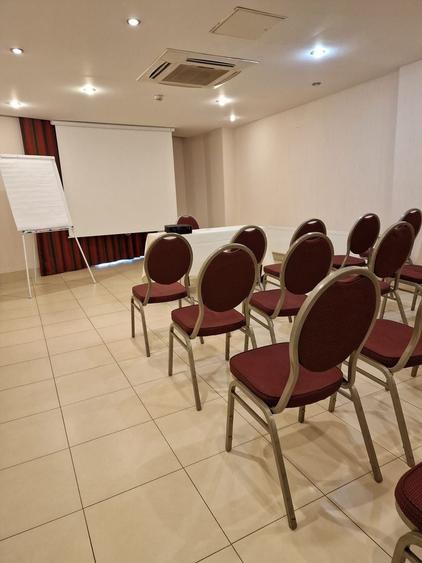 Spațiu comercial, de 3,336 mp, în P-ța Unirii