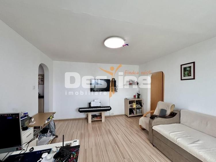 Apartament cu 2 camere semidecomandat, mobilat în Vest