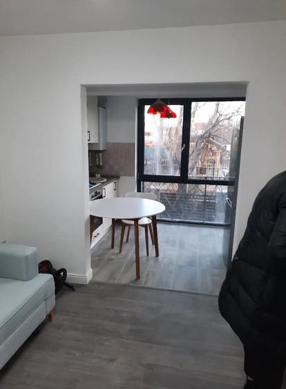 Apartament cu 3 camere decomandat, mobilat în Cug