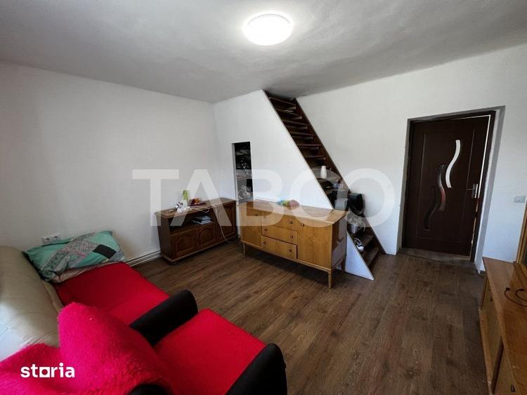 Casă cu 3 camere cu Teren 120 Mp în Roșia