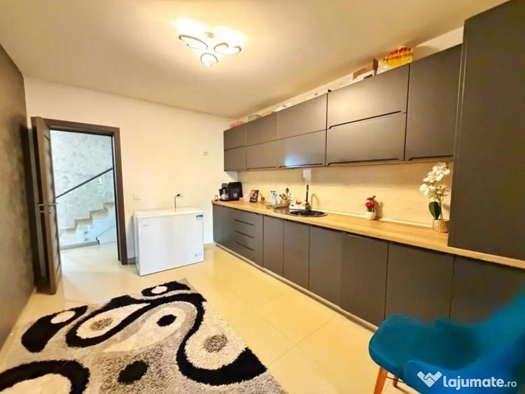 Casă cu 5 camere cu Teren 400 Mp în Trivale