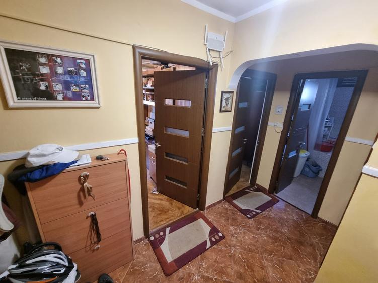 Apartament cu 4 camere decomandat în ICIL