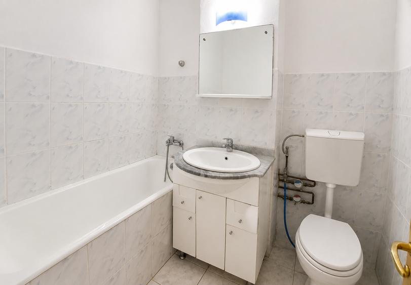 Apartament cu 2 camere decomandat în Titan