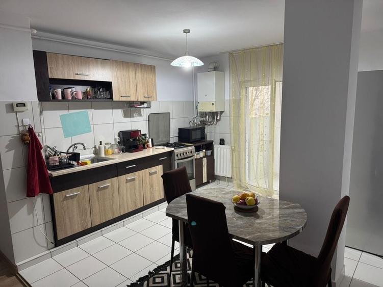 Apartament cu 2 camere decomandat în Exterior Vest