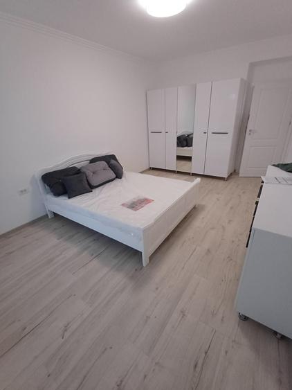 Apartament cu 2 camere decomandat în Exterior Vest