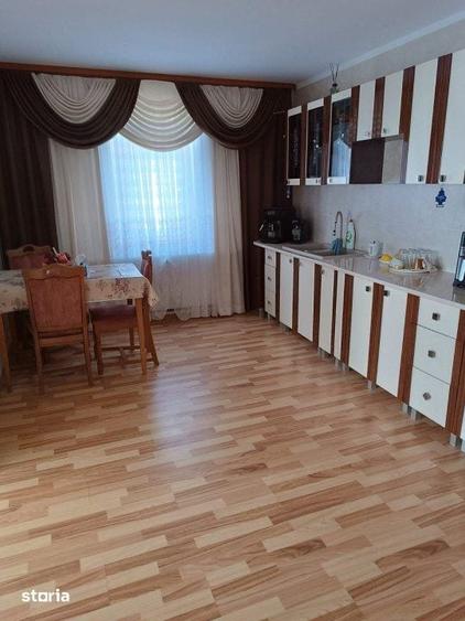 Casă cu 7 camere cu Teren 5200 Mp în Rădăuți