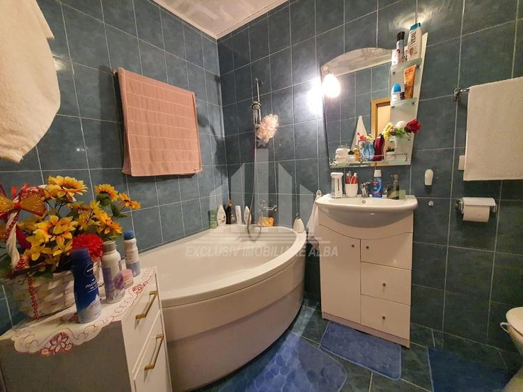 Duplex cu 4 camere cu Canalizare în Cetate