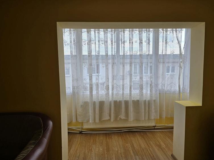 Apartament cu 3 camere decomandat, mobilat în Nord
