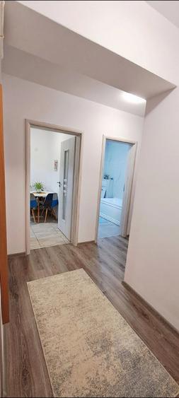 Apartament cu 2 camere decomandat în Tractorul