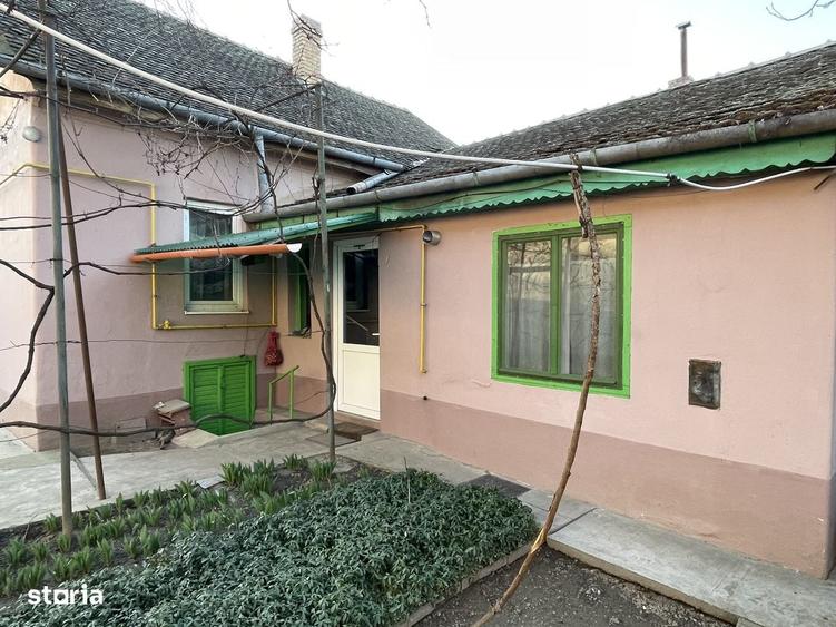 Casă cu 4 camere în Central