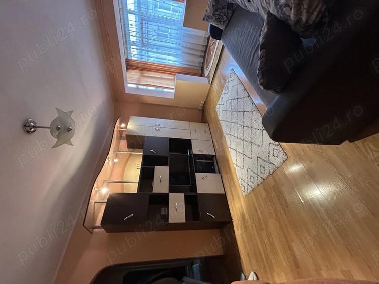 Apartament cu 3 camere semidecomandat în Dacia