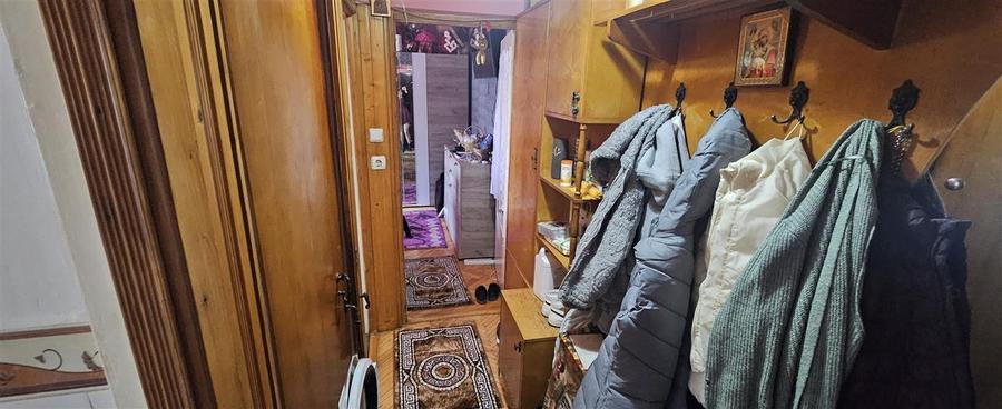 Apartament cu 2 camere semidecomandat în Valenta