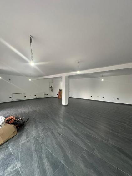 Casă individuală cu 9 camere cu Canalizare în Bragadiru