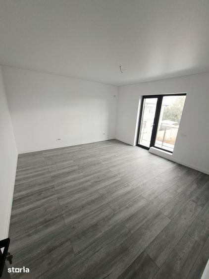 Casa/Vila Parter + 1Etaj/4 camere/Com.Berceni/Comision 0% - 9