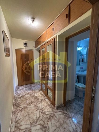 Apartament cu 2 camere nedecomandat, mobilat în Central