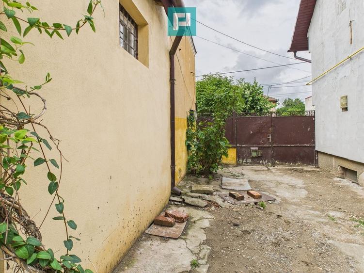 Casă individuală cu 3 camere cu Teren 240 Mp în Pârneava