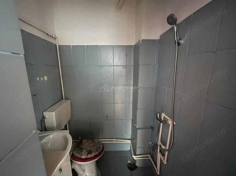 Garsonieră decomandată în Periferie