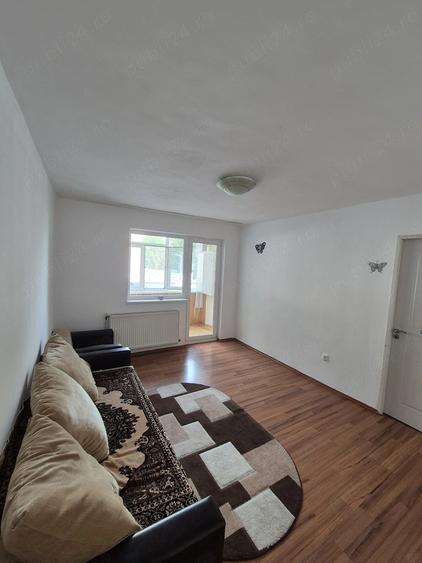 Apartament cu 2 camere semidecomandat în Cetate