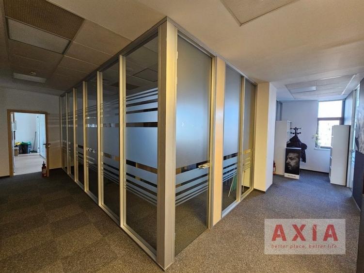 Birou, de 1,500 mp, în P-ța Romană