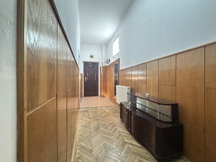Apartament semidecomandat în Centrul Istoric