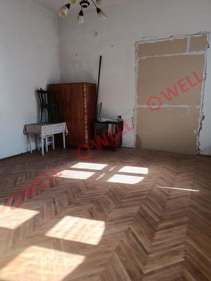 Casă individuală cu 2 camere cu Teren 200 Mp în Central