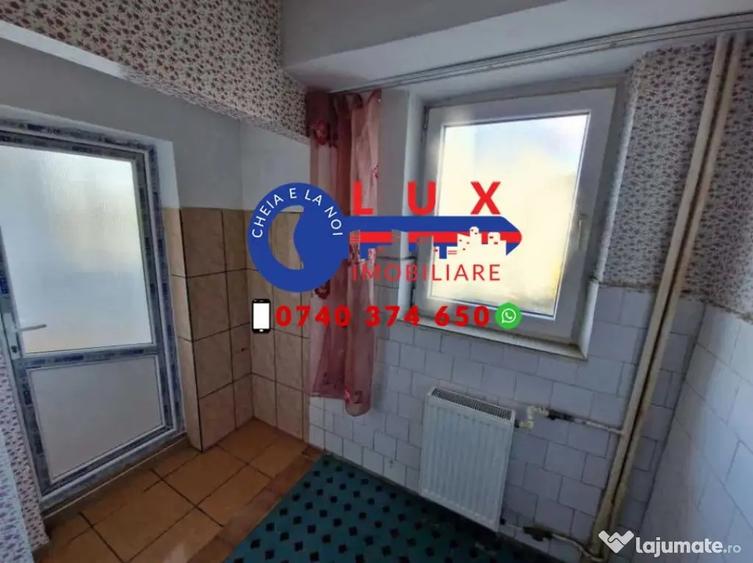 Apartament cu 2 camere decomandat în Pelican