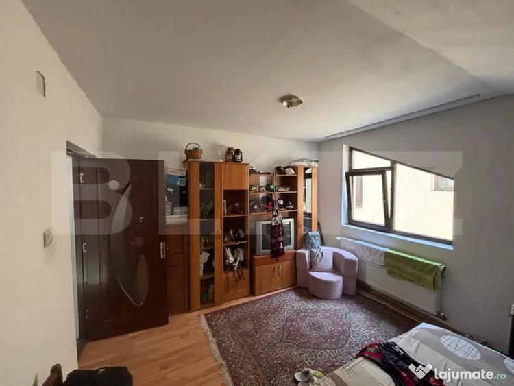 Casă cu 5 camere cu Teren 354 Mp în Micro 3