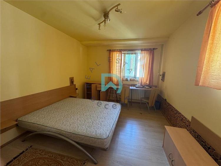 Garsonieră decomandată în Brașovul Vechi