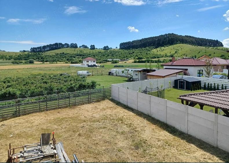 Teren de 697 mp, în Sânpetru