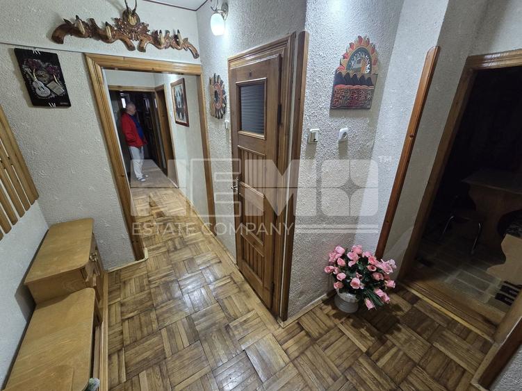 Apartament cu 3 camere decomandat, mobilat în Central