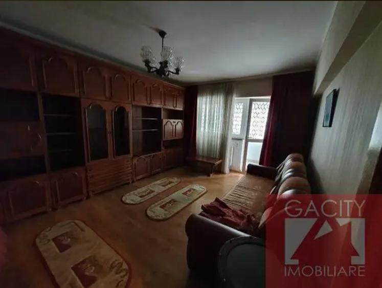 Apartament cu 3 camere decomandat în Lacul Tei