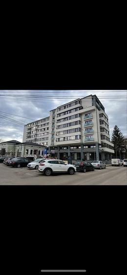 Garsonieră decomandată în Central