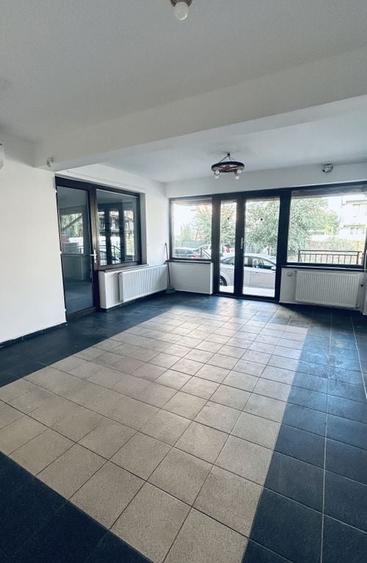 Spațiu comercial, de 61 mp, în Central