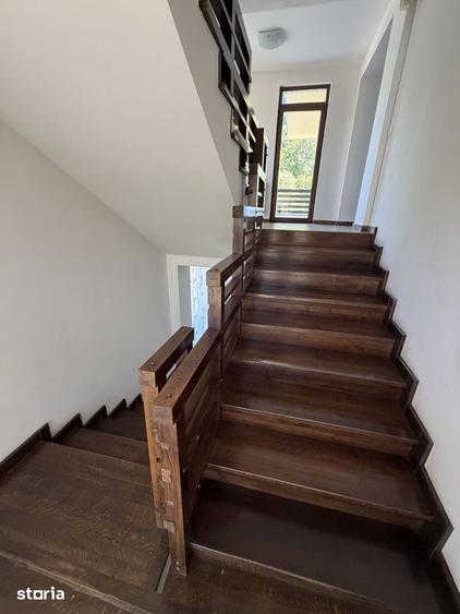 Casă cu Teren 3295 Mp în Tulnici