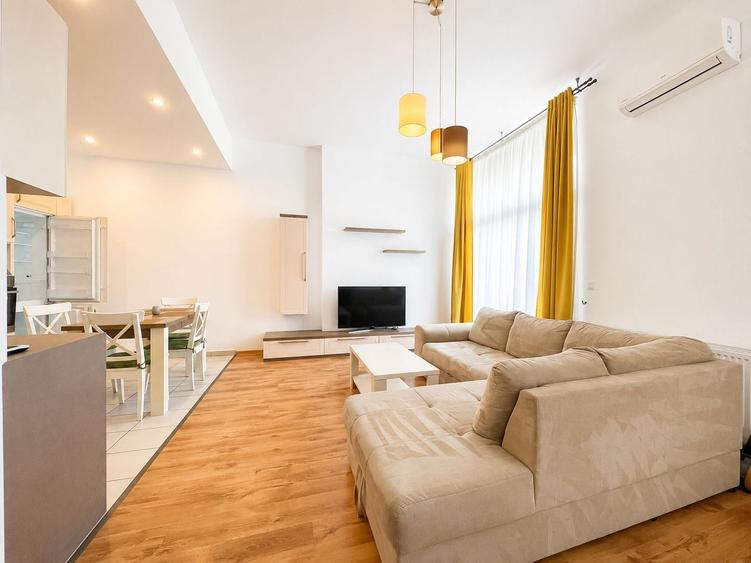 Apartament cu 2 camere semidecomandat, mobilat în Soarelui