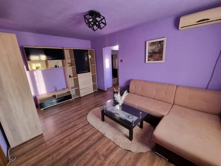 Apartament cu 2 camere semidecomandat în Podu Roș